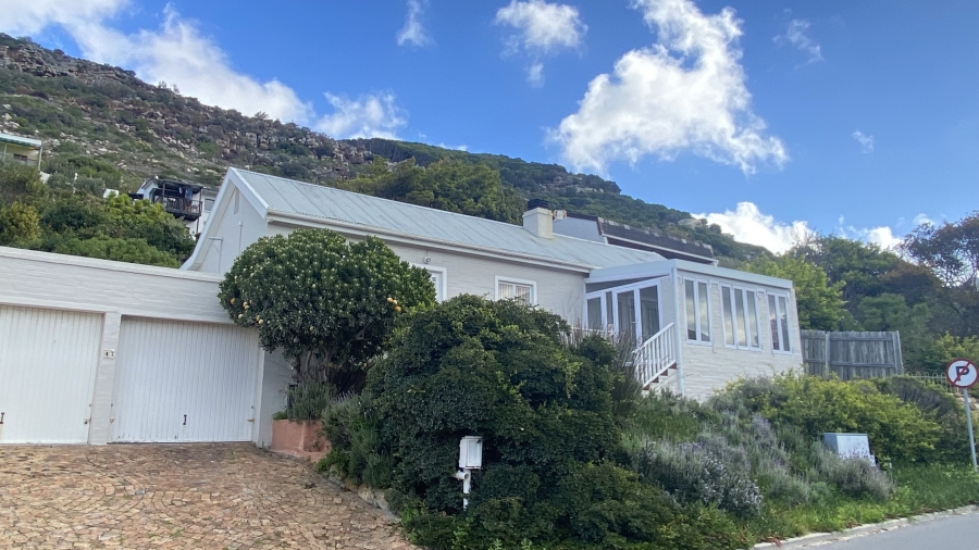 3 Bedroom Property for Sale in Glencairn Western Cape